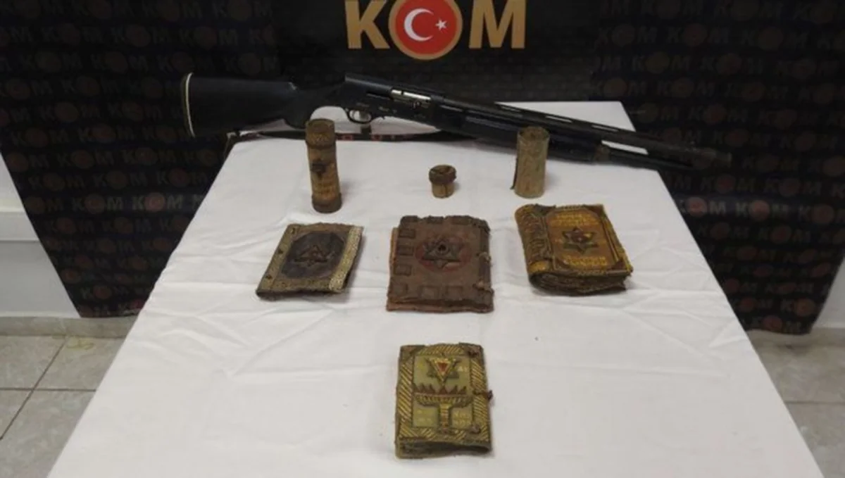 1,000-year-old Torah books smuggled into Turkey confiscated