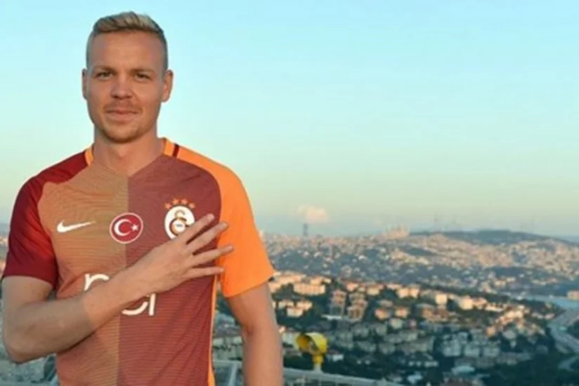 Qalatasaray klubu islandiyalı futbolçu ilə yollarını ayırıb