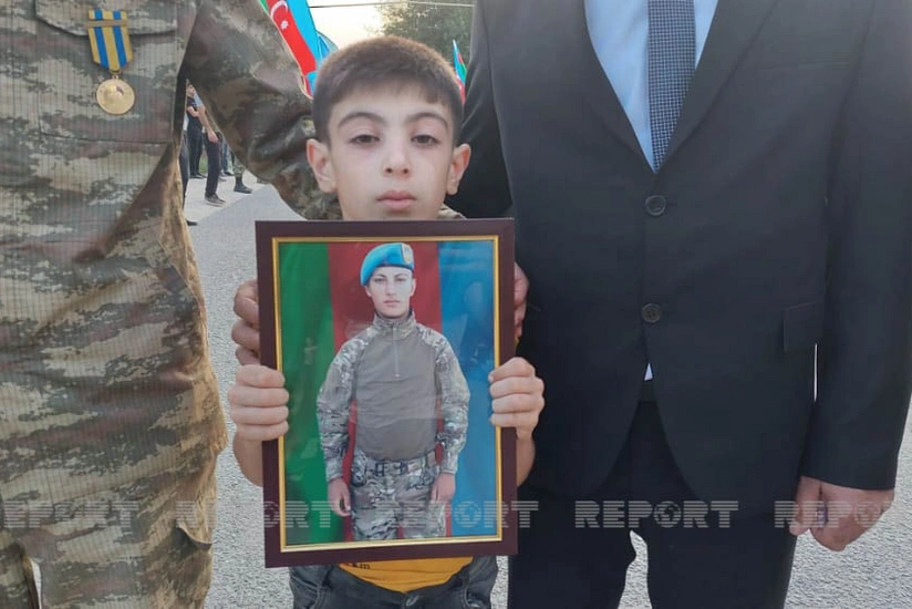 Şəhid əsgər Elmir Hüseynov Salyanda dəfn olunub