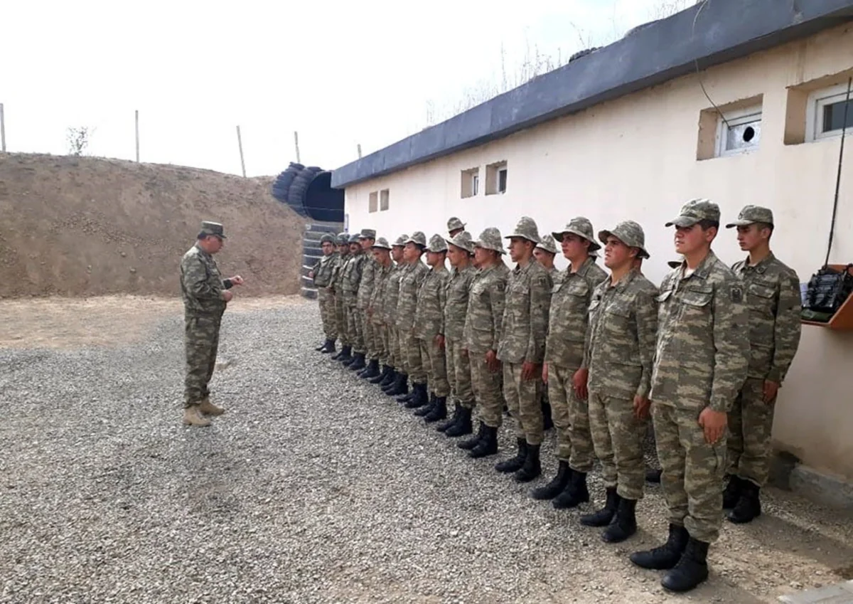 Azərbaycan ordusunun cəbhəboyu zonada yerləşən bölmələrinin döyüş hazırlığı yoxlanılıb