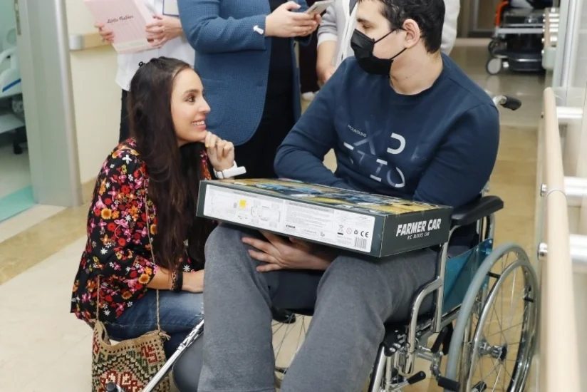 Leyla Əliyeva onkoloji xəstəlikdən əziyyət çəkən uşaqlarla görüşdü