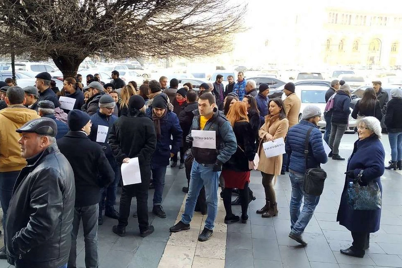 Yerevan Dövlət Universitetinin əməkdaşları etiraz edirlər