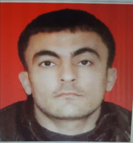 Polis metroda cibgirlik edən dəstə üzvlərini tutub