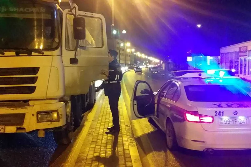 Binədə qəza tıxaca səbəb olub