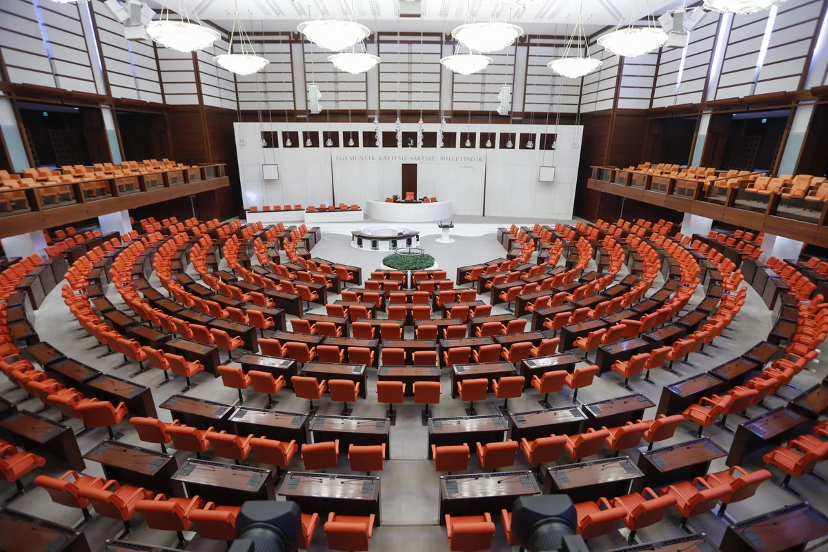 В парламенте Турции почтили память шехидов 20 Января