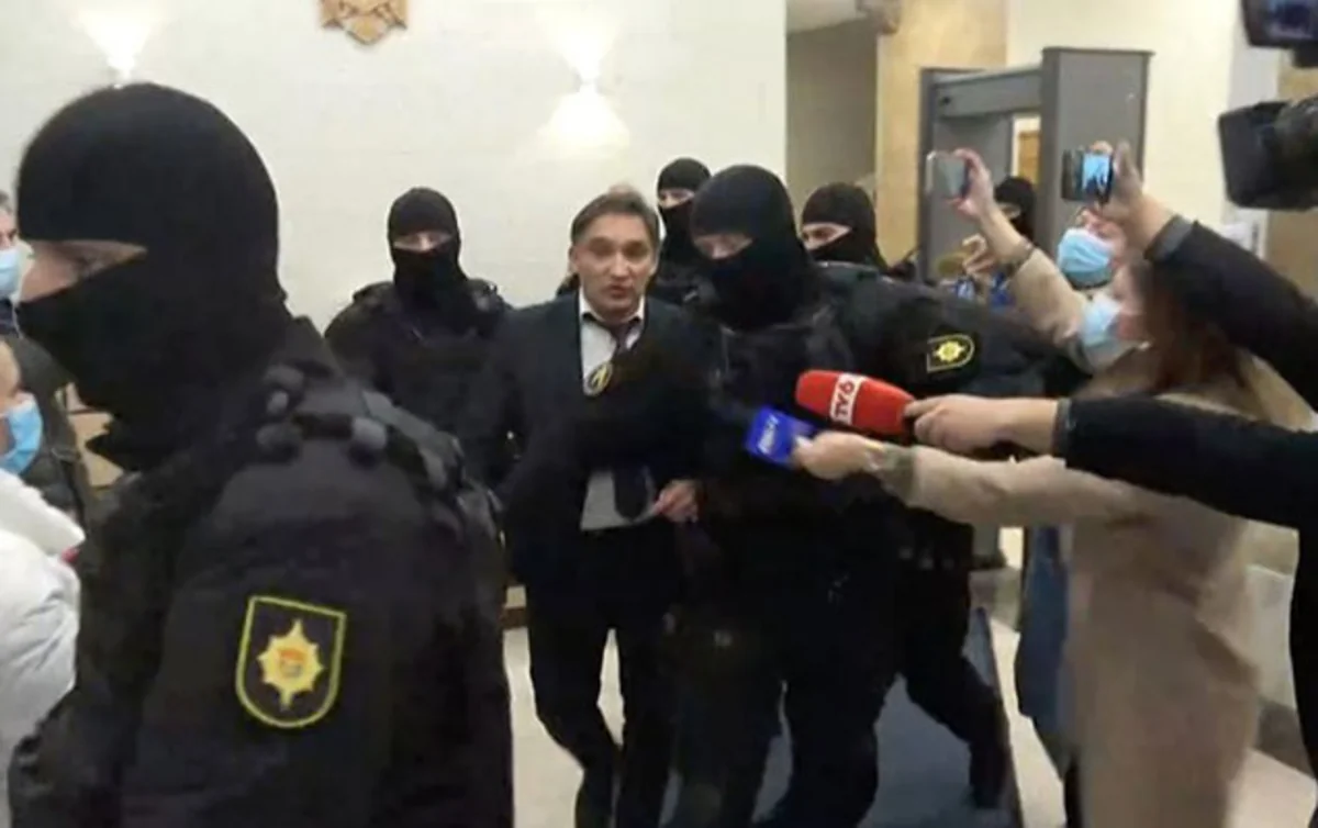 Korrupsiyada ittiham edilən Moldova prokuroru ev dustağı edilib