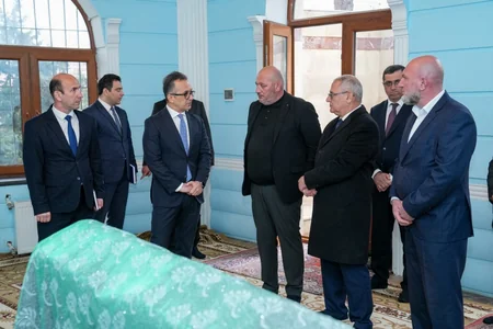 Ramin Məmmədov Bakıda fəaliyyət göstərən ziyarətgahlarda olub