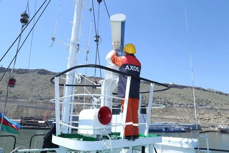 Azərbaycan Xəzər Dəniz Gəmiçiliyinin 40 tonluq gəmisi təmirdən çıxıb