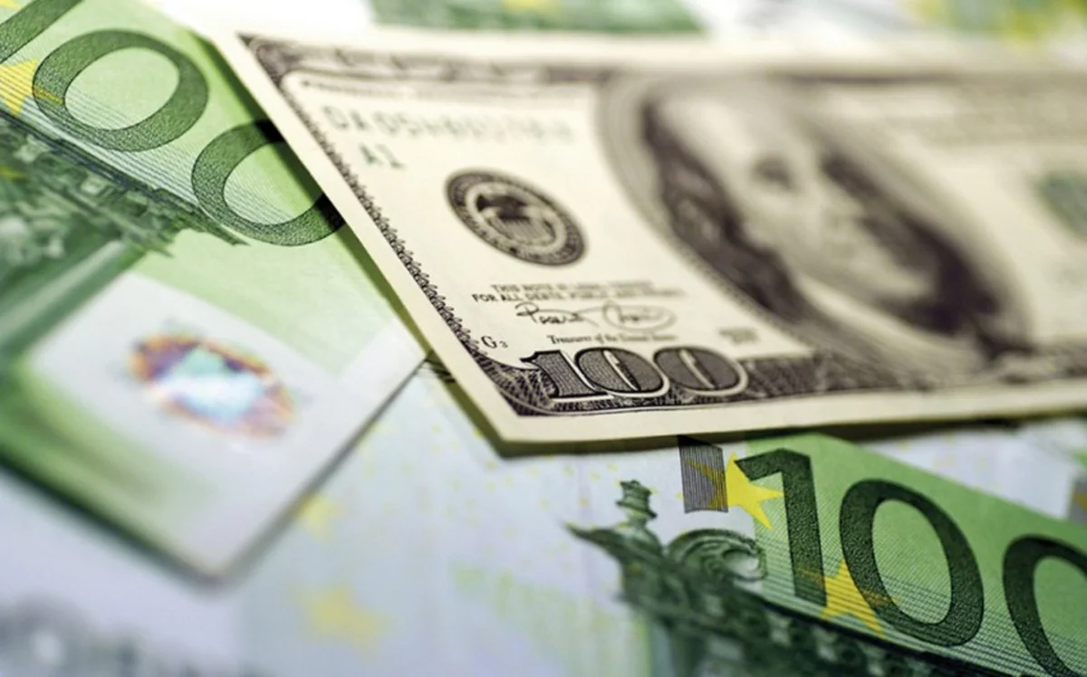 Евро дорожает к доллару перед выходом статистики по розничным продажам в еврозоне
