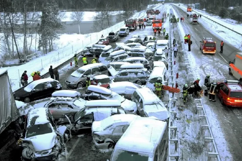 В США из-за снежного шторма произошли сотни автоаварий, погибли 5 человек