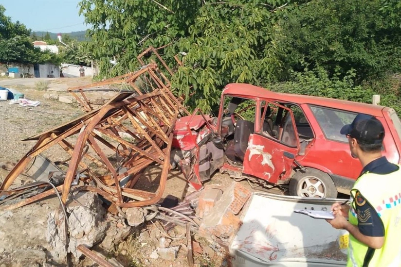 Türkiyədə ağır yol qəzasında 2 nəfər ölüb