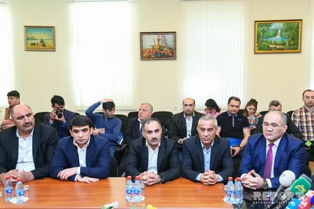 Gənclər və İdman Nazirliyində Dünya Kuboku və Avropa çempionatından qayıdan güləşçilərlə görüş keçirilib