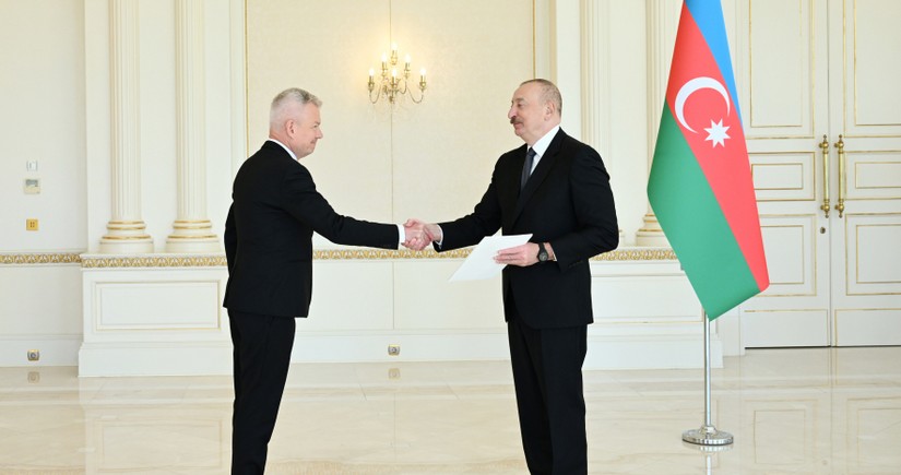 President Ilham Aliyev receives credentials of incoming ambassador of Poland