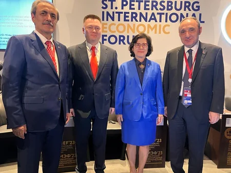 Baş prokuror Kamran Əliyev Peterburq Beynəlxalq İqtisadi Forumunda çıxış edib