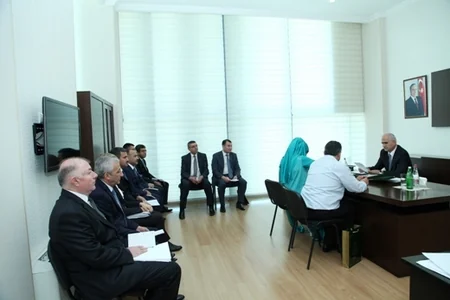 ​İqtisadiyyat və sənaye naziri Şamaxıda vətəndaşları qəbul edib