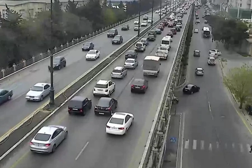 Bakının bir sıra yollarında tıxac var - SİYAHI