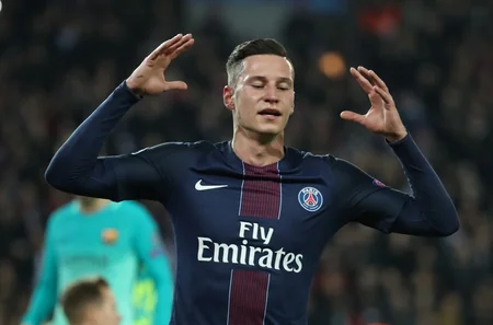 ПСЖ разгромил Барселону в первом матче 1/8 финала Лиги чемпионов - ВИДЕО