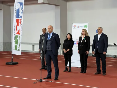 Состоялись соревнования по триатлону в честь чемпиона СССР Тофига Караева