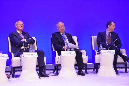 VI Qlobal Bakı Forumunda Çinin xarici siyasəti müzakirə olunub