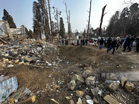 Foreign journalists visit sites of rocket attacks in Ganja