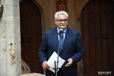 Nazir gənc müəllimlərə şagirdlərin şəxsiyyətinə hörmət göstərməyi tövsiyə edib