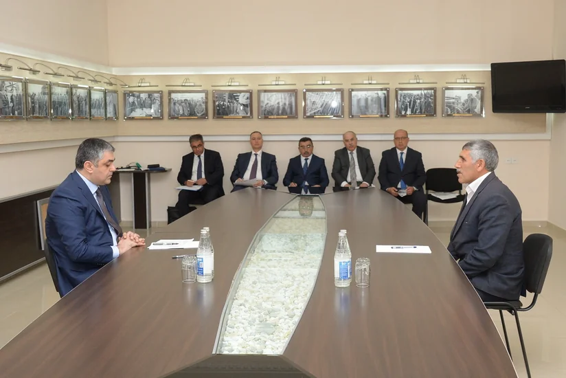 Nəqliyyat, Rabitə və Yüksək Texnologiyalar Nazirliyinin rəhbərliyi Şamaxı və Ağsu rayonlarında vətəndaşlarla görüşüb