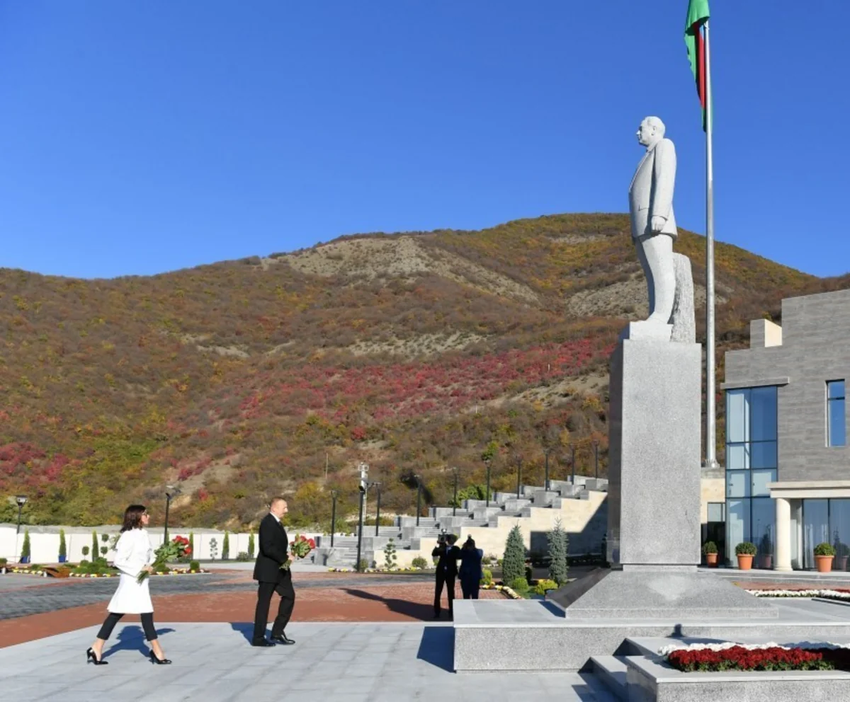 Prezident İlham Əliyev Şəki şəhərinə səfərə gedib