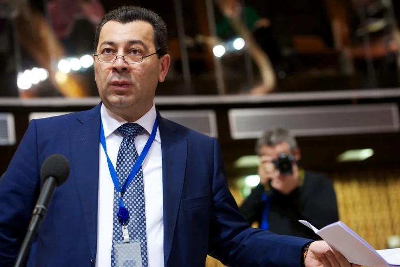 Səməd Seyidov: “Azərbaycana xarici ölkələrdə neçə səfirlik, konsulluq lazım olduğunu müəyyənləşdirməliyik”