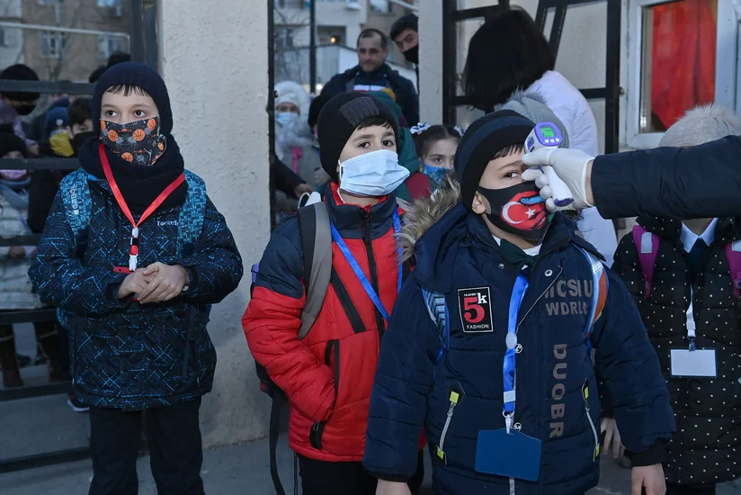 Bakıda 5 müəllim, məktəbəhazırlıq qrupuna cəlb olunan 1 uşaq koronavirusa yoluxub