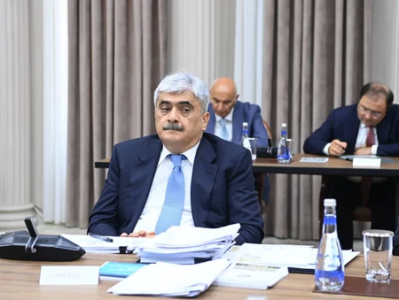 İqtisadi Şura 2025-ci və növbəti 3 il üzrə büdcə layihələrini müzakirə edib