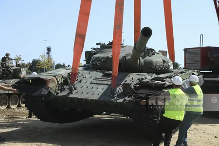 Символ победы армян в Первой карабахской войне доставлен в Парк военных трофеев в Баку