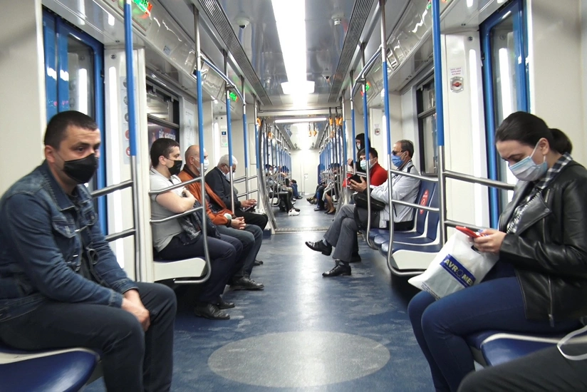Metroda tibbi maskadan düzgün istifadə etməyənlər cərimələnəcək - RƏSMİ