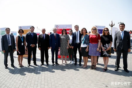 Bakı Bulvarında Dayanıqlı İnkişaf Məqsədlərinə həsr olunmuş stendlərin açılış mərasimi keçirilib