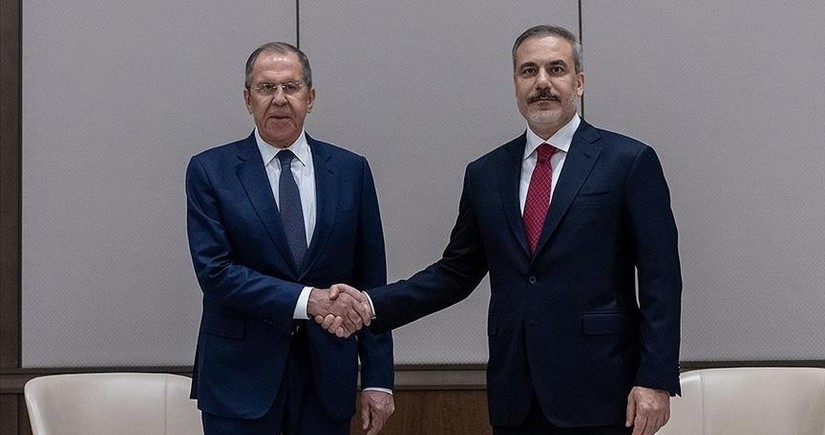 Turkish, Russian FMs discuss bilateral issues