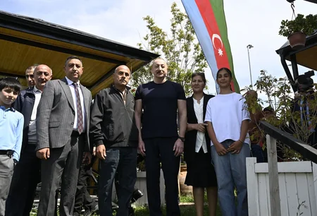 President Ilham Aliyev meets with residents in Lachin