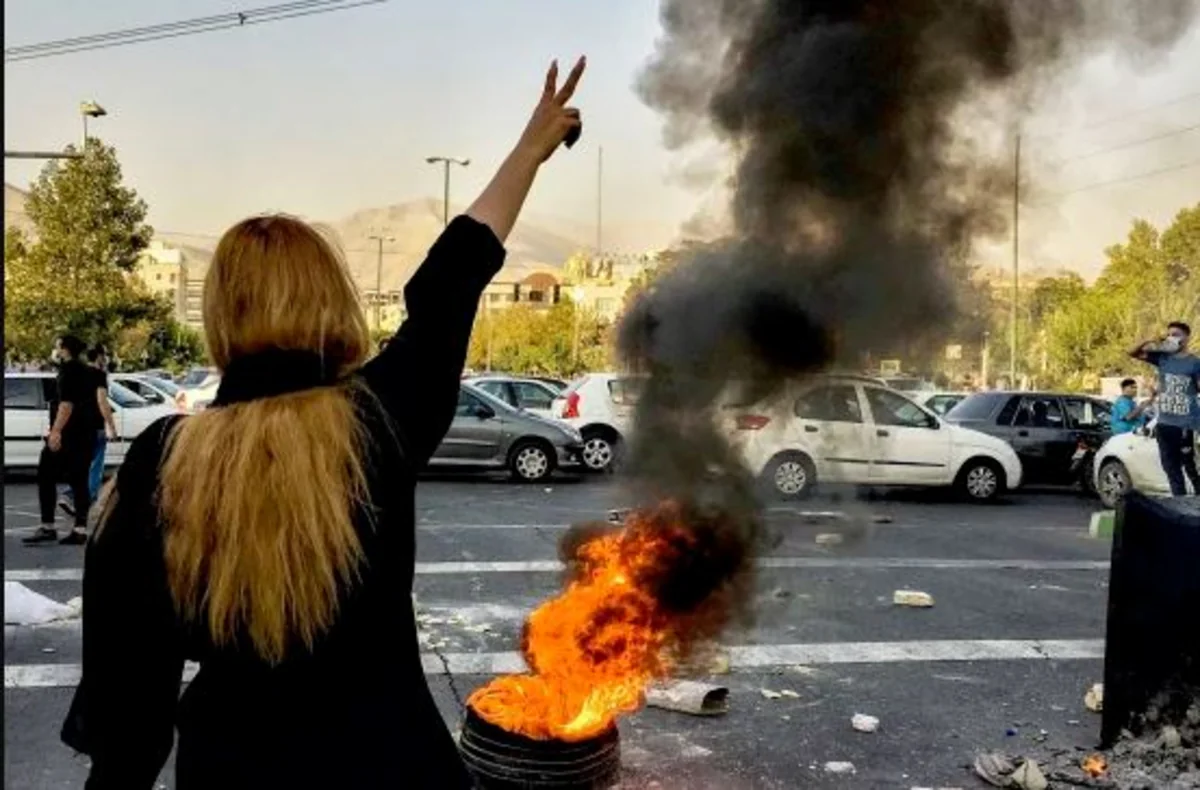 İranda aksiyalar səngimir:  “Xameneiyə ölüm!”, Qələbə bizimlədir!”, “Azadlıq!” - İCMAL