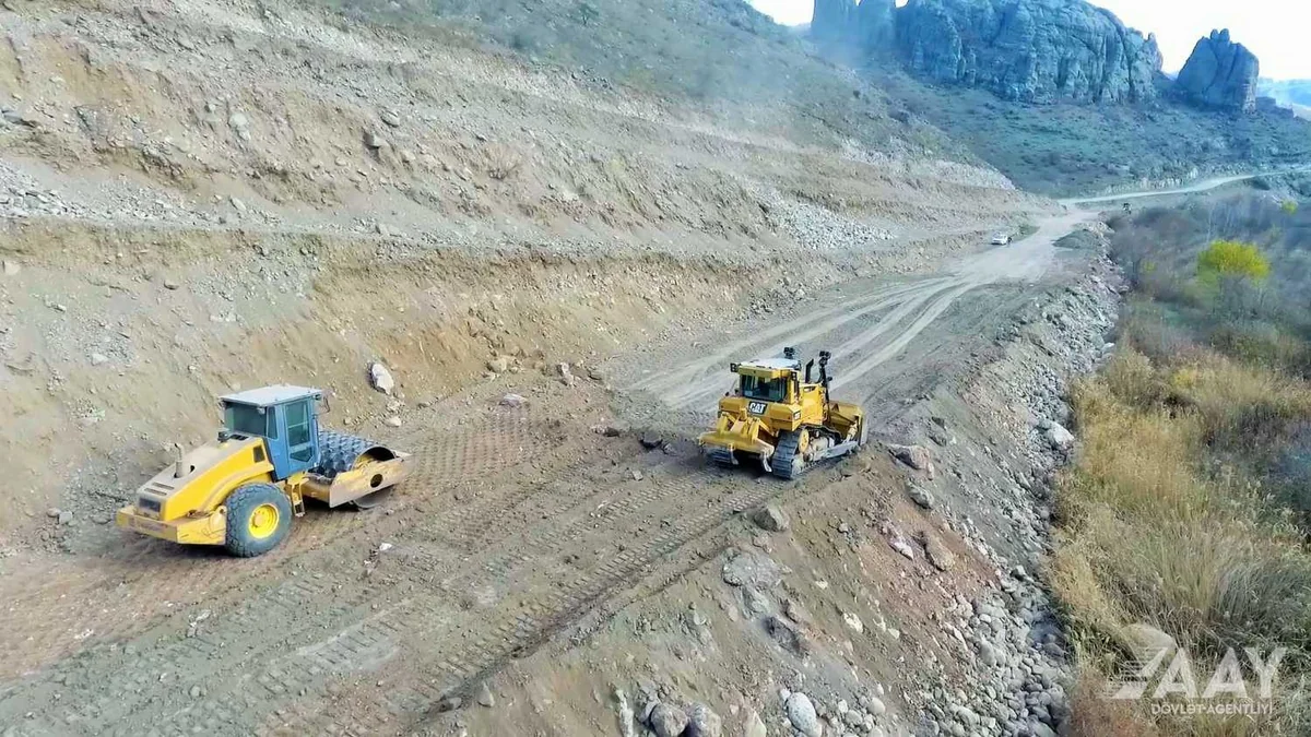 Qubadlı-Eyvazlı avtomobil yolunun inşası sürətlə davam edir