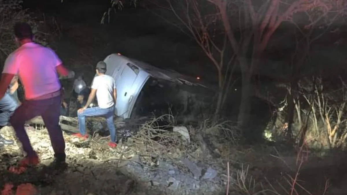 Meksikada avtobus qəzası nəticəsində azı 18 nəfər ölüb