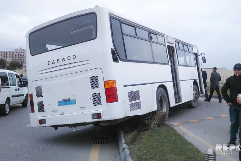 В Баку столкнулись пассажирские автобусы, есть пострадавшие