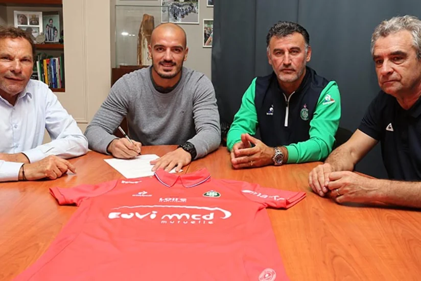 Qəbələnin rəqibi futbolçusu ilə yeni müqavilə imzalayıb