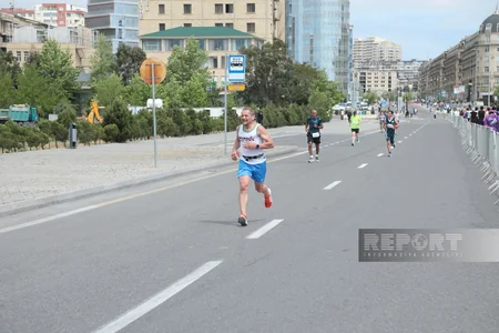 Heydər Əliyev Fondunun təşəbbüsü ilə keçirilən “Bakı Marafonu 2024” start götürüb