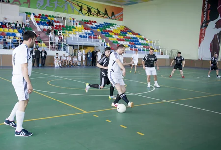 Şahmatçılar futbol oynadı