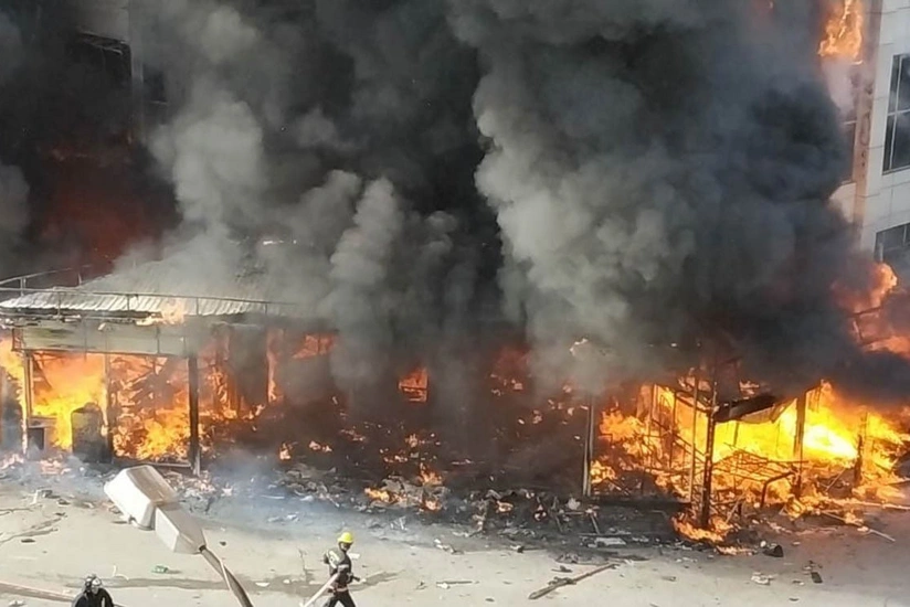 Dövlət rəsmiləri Bakıda yanğının baş verdiyi əraziyə gəliblər