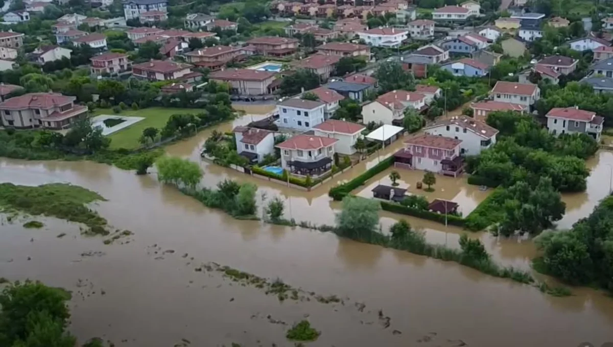 İstanbulu su basıb - VİDEO
