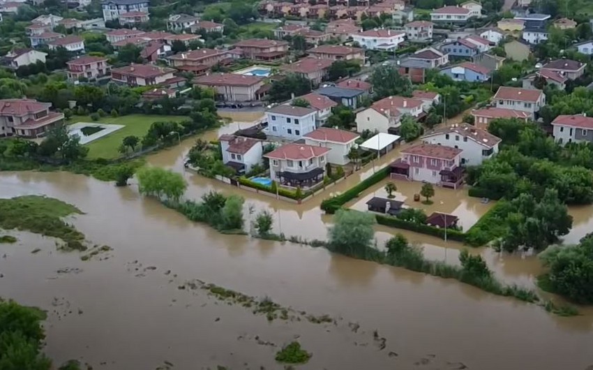 İstanbulu su basıb - VİDEO