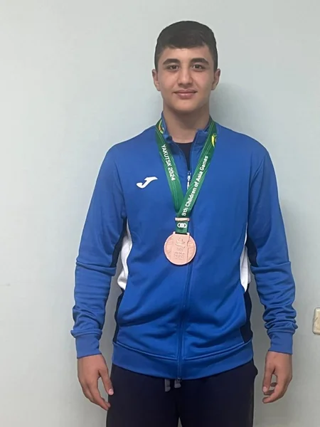 Azərbaycan güləşçiləri Rusiyada daha 3 medal qazanıb