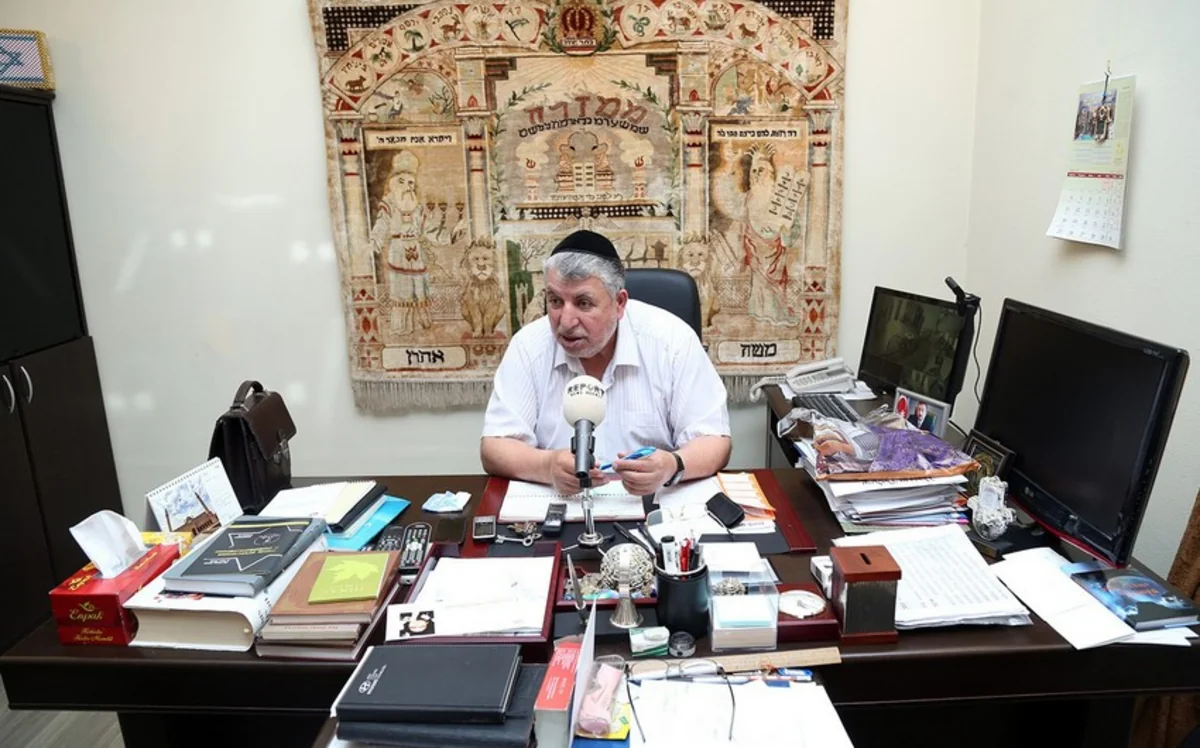 Глава государства наградил председателя религиозной общины