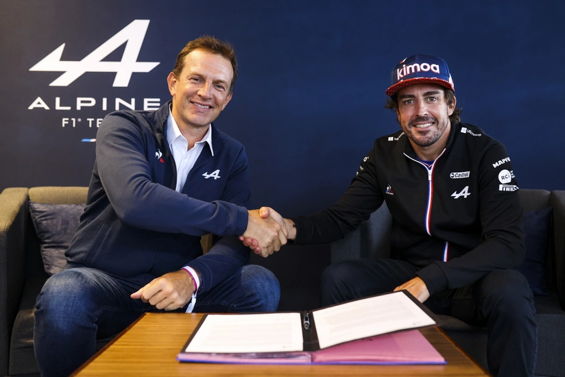 Formula 1 komandası Fernando Alonso ilə yeni müqavilə imzalayıb