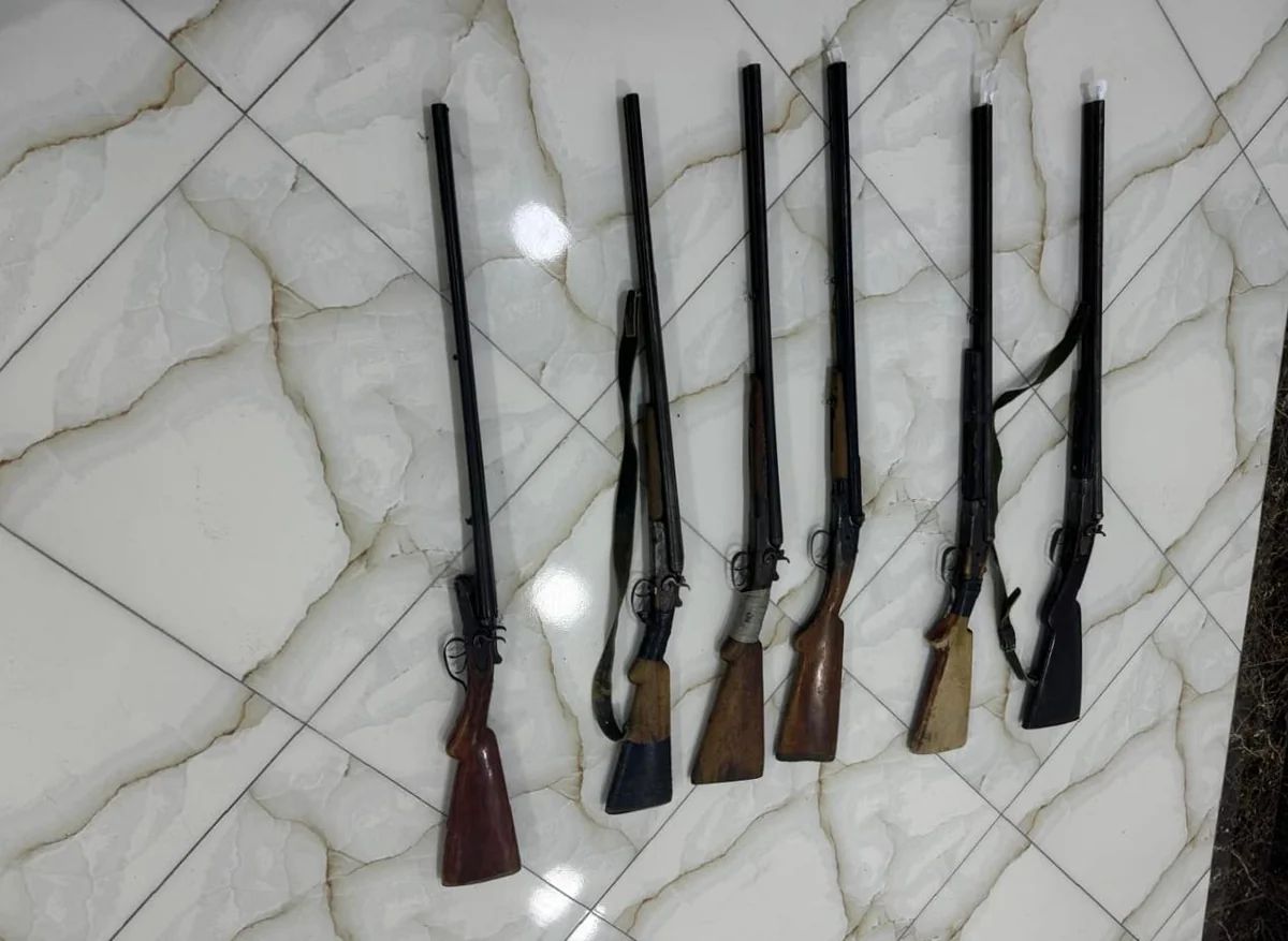 Biləsuvarda qanunsuz saxlanılan odlu silahlar təhvil götürülüb