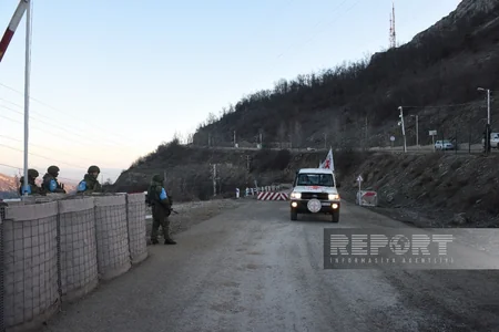3 ICRC vehicles pass freely through Khankandi-Lachin road